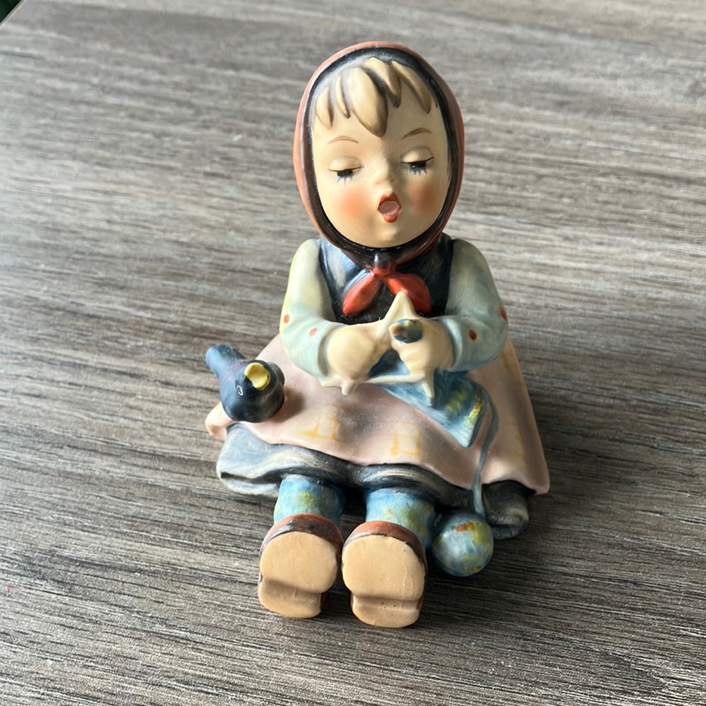 Vintage Goebel Hummel (happy pastime)figurine